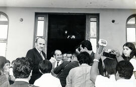 Fotografía de una reunión de la Guardia Rural, en el Centro Educativo Escuela Cleto González Víqu...