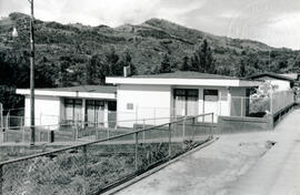 Fotografía con la imagen del edificio del Centro de Nutrición de San Pablo de León Cortés, constr...