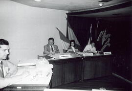 Fotografía de una sesión de trabajo en el Seminario sobre Administración y Conservación de Docume...