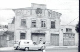 Contacto. Vista del edificio del Pacific Lumber. Situado en avenida 18 y calles 6 y 10. San José