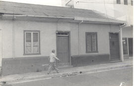 Fotografía de una casa de habitación. Situada en avenida 8, calles 9 y 11. San José