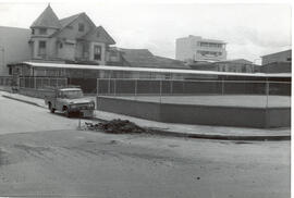 Fotografía del Parqueo Herdocia, situado en avenida 5, calle 7. Esquinero. San José