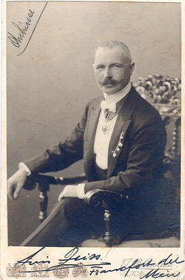 Fotografía del señor Luis Zeiss. Cónsul de Costa Rica en Francfort, Mein República de Alemania Sa...