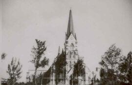 Fotografía de la fachada principal de la Iglesia de la Merced a finales de la década de 1930. San...
