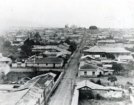 Fotografía de la ciudad de San José, desde la avenida 2 desde calle 11 hacia el oeste al fondo el...