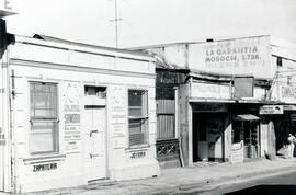 Fotografía de varios negocios ubicados en calle 8, avenida 6-8, acera oeste San José
