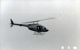 Fotografía con la imagen del helicóptero de Teletica Canal 7, haciendo tomas del traspaso de pode...