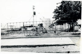 Fotografía de un Parque Infantil de Juegos conocido como Play Ground en Ciudad Neily, construído ...