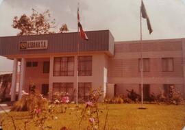 Fotografías del edificio 1 de las oficinas centrales de ASBANA S.A., ubicado en Zapote