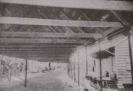 Fotografía de una de las estaciónes del Ferrocarril al Atlántico, a finales del siglo XIX. Costa ...