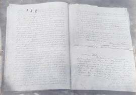 Fotografía de un libro propiedad de Alfredo uz Bolaños, exdirector de la Dirección de Deportes