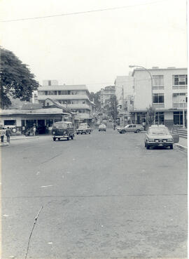 Fotografía de la calle 9 que pasa frente a la Iglesia La Soledad, avenida 2 San José