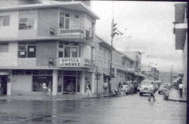 Contacto del edificio del establecimiento Optica Jiménez, situado en avenida 2 San José