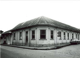 Fotografía de casa antigua, situada en avenida 7, calle 9, esquina noreste San José Costa Rica