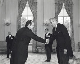Fotografía que muestra la presentación de credenciales del Embajador de Costa Rica en Canadá Vivi...