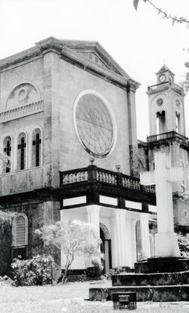 Fotografías de las fachadas del templo católico de Puriscal San José