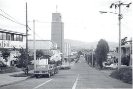 Fotografía de la calle veinticinco, carretera hacia Zapote, a la izquierda vista del Hotel Chorot...