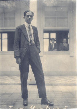 Fotografía de Juan Montero Zeledón, telegrafista de la Oficina Central de Correos y Telégrafos Sa...