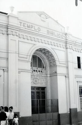 Fotografía de las fachadas del Templo Bíblico situado en calle 6, avenida 2-4 San José