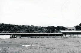Fotografía con la imagen panorámica de las instalaciones de la Escuela Pedro Pérez Zeledón, situa...