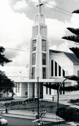 Fotografía de la fachada del edificio de la Iglesia de San Carlos, ubicado al costado este del Pa...