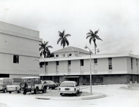 Fotografía con la imagen del parqueo del Hospital San Juan de Dios, lugar donde estuvo los jardin...