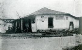 Fotografía de la casa de Mariano Montealegre y su esposa. Se ubica al final del llano de La Saban...