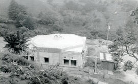 Fotografías de la construcción y del acto de inauguración de la estación Terrena Receptora en Tab...