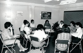 Fotografía de Luz Alba Chacón León, instructora de la materia Archivística General. Imparte una l...