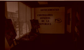 Fotografías de la exposición de documentos sobre la Contraloría General de la República San José