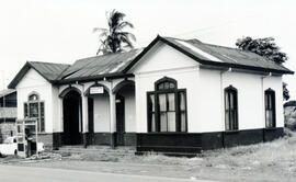 Fotografía de la fachada de la Biblioteca Pública de Río Segundo de Alajuela Alajuela