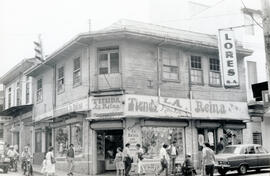 Fotografía de la Tienda La Reina en avenida 1, calle 10, esquina sureste San José