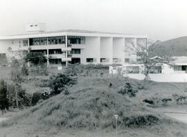Fotografía de edificios del Centro Regional Universitario de Occidente de la Universidad de Costa...