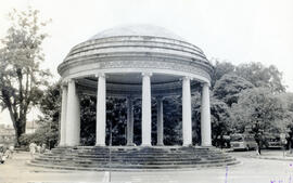 Fotografía con la imagen del Templo de la Música en el Parque Morazán. San José