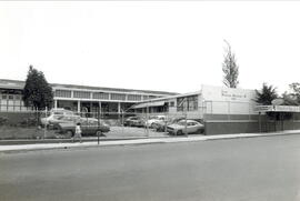Fotografía con la imagen del edificio del Liceo Napoleón Quesada de Guadalupe San José