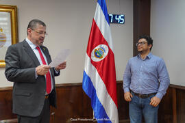 Fotografías de la juramentación del Director Ejecutivo del Instituto Costarricense de Acueductos ...
