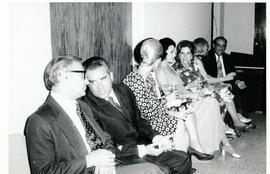 Fotografía de un grupo de personas en una actividad social