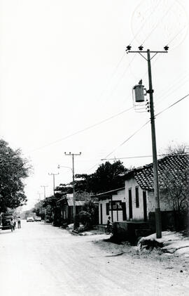Fotografía del tendido eléctrico instalado en Bagaces como parte del programa Nacional de electri...