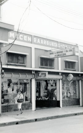 Fotografía del Almacén de Rafael A. Arguedas en calle 8, avenidas 2-4 San José