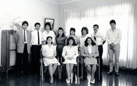 Fotografías del grupo de instructores y participantes del Curso Regional de Archivo Administrativ...