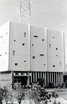 Fotografías del edificio del Instituto Costarricense de Electricidad ICE, situado contiguo a la G...