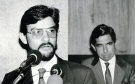 Fotografía de Carlos Francisco Echeverría Salgado, Ministro de Cultura, Juventud y Deportes, en l...