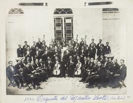 Fotografías de Hugo Mariani y de su padre, de otros músicos, de la Asociación de Cultura Musical ...