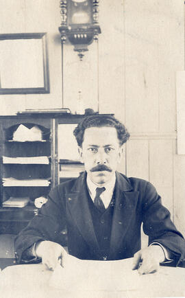 Fotografías con la imagen del señor Evaristo Solera, 1er jefe de la Oficina Central de Correos y ...