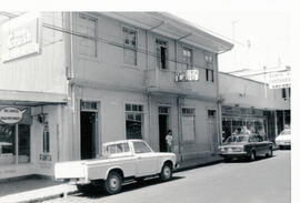 Fotografía del edificio de la Zapatería Lazo. Situada en avenida 0 y 2, calle 2. Alajuela