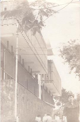 Fotografías de la fachada principal del edificio de la Biblioteca Nacional . San José
