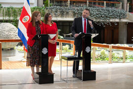 Fotografías de el presidente de la República, Rodrigo Chaves Robles, durante la conferencia de pr...