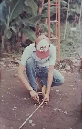 Fotografías de personas realizando labores de control fotogramétrico