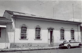 Fotografía de la casa de habitación número 336. Situada en avenida 16, calle 3 y 3, acera sur . S...