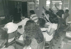 Fotografías de un curso de archivística impartido por funcionarios del Archivo Nacional a persona...